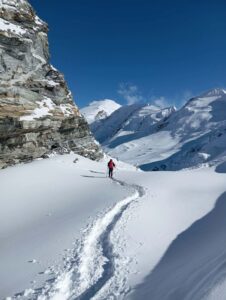 Amphu Lapcha Pass with Island and Mera Peak – 25 Days